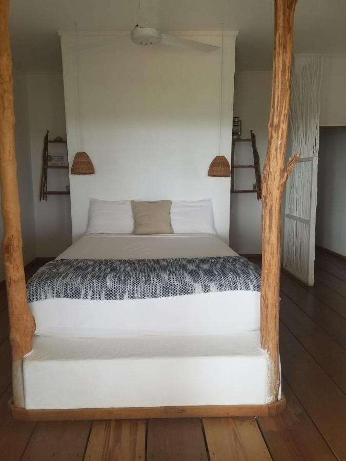 Lashings Boutique Hotel Трежер-Біч Екстер'єр фото